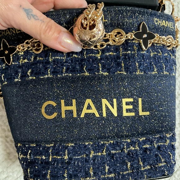 Chanel GWP Dark Blue and Gold Shoulder Makeup Bag - Picture 8 of 15